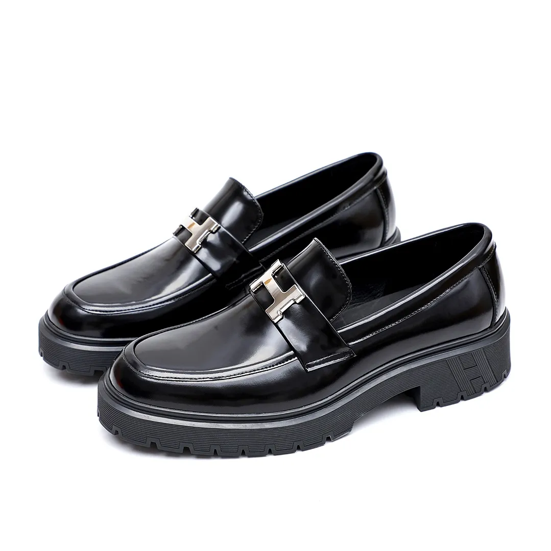 Men's shoes 💰700 💐[HERMES] popular men's shoes counter original items! The world's top brands...Luxury quality...//Fashion and high-end footwear 👍💪🏻...give you a low-key luxury comfort experience👍. The upper is made of pure Italian imported original open-edge beaded cowhide. Sweat-absorbent cowhide leather lining. Comfortable and breathable. The original rubber-plastic flower foam light outsole is high-end and classy. Luxurious and noble!! .. OEM factory shipment [Hug] stall.. Original plate. Welcome to taste..39-45 (38.45.46🉑️Customized)